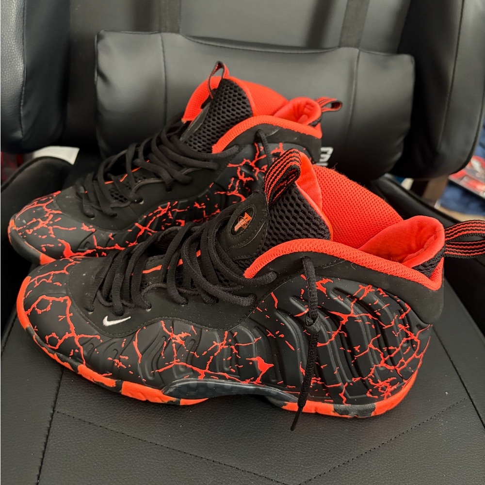 Nike Kids Black and Red Patterned Sneakers - Picture 3 of 4